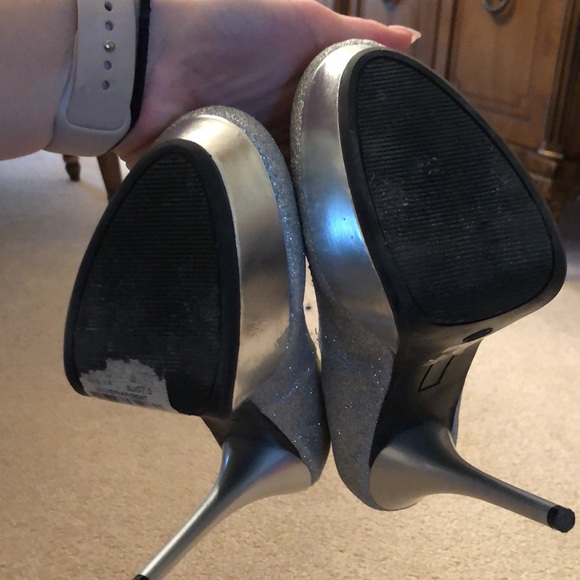 Le château Silver sparkle heels - Picture 2 of 2